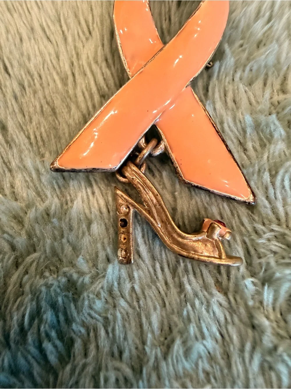 Payless 2005 Pink Ribbon High Heel Shoe Dangle Brooch Pin Breast Cancer